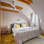 Apartamento Under The Bells Of Tyn Church