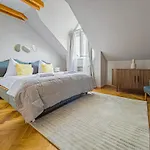 Under The Bells Of Tyn Church Apartamento